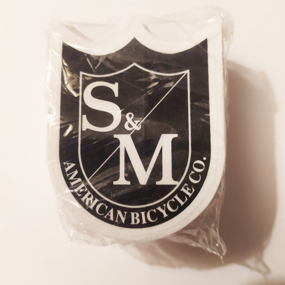 S&M Die Cut Black Classic Shield - 6 cm - 100 Pack